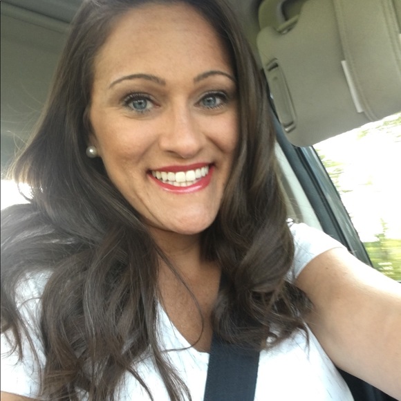 Meet your Posher, Christin - Picture 4 of 5